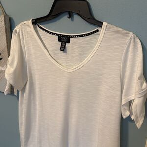 Jones New York Signature Cold Shoulder SS White Top - M